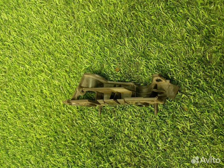 Кронштейн переднего бампера Audi A4 8K2 ccwa 2009