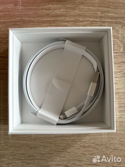 Коробки от earpods 2 и новый кабель ligthning