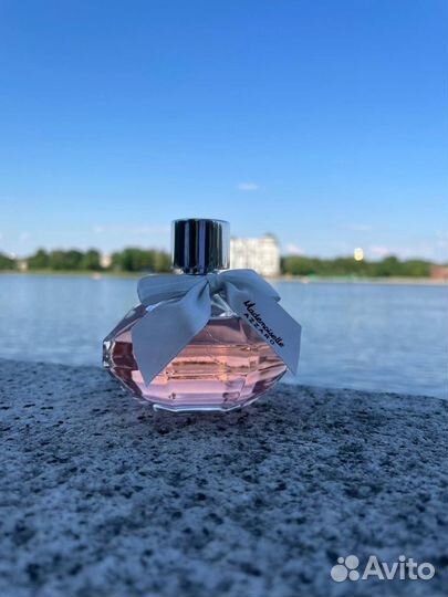 Элегантная и беззаботная композиция Azzaro Mademoi