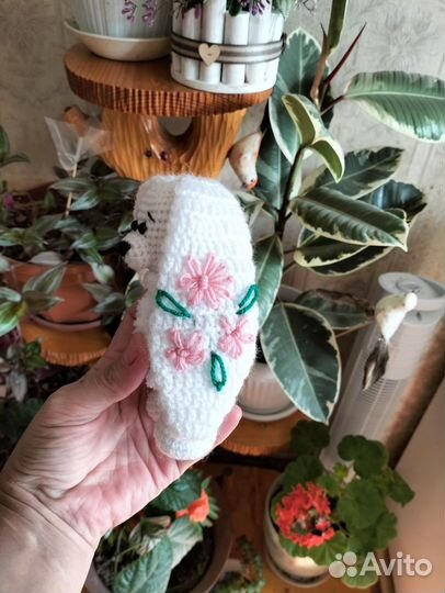 Игрушки ручной работы. Вязаная зайка