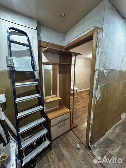 Продаю прихожую