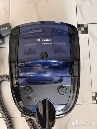 Моющий пылесос Bosch Serie 4, 1700 Вт