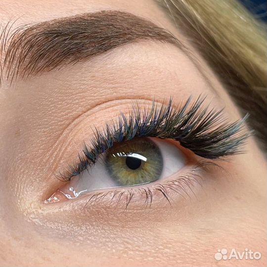 Модель на наращивание ресниц