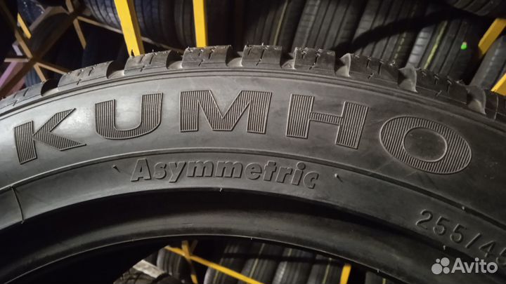 Kumho I'Zen KW27 255/45 R18