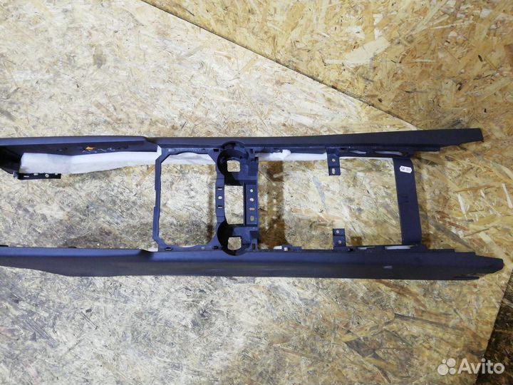 Консоль салона (центральная часть) Volkswagen