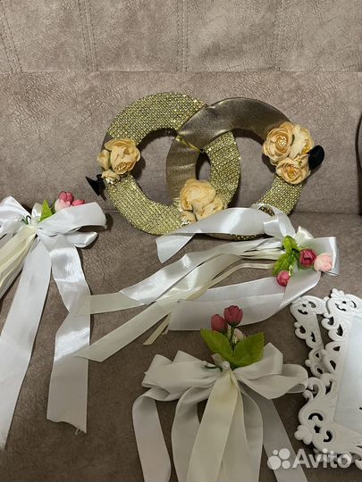 Украшение машины на свадьбу, кольца, ленты