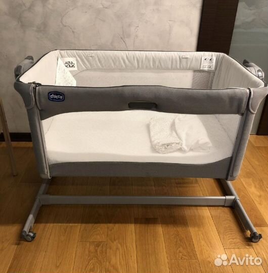 Колыбель Chicco Next2Me Magic и комбезики
