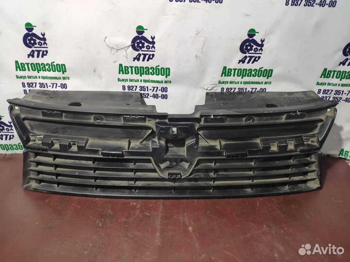 Решетка радиатора Renault Duster