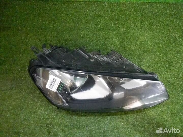Фара правая Volkswagen Touareg