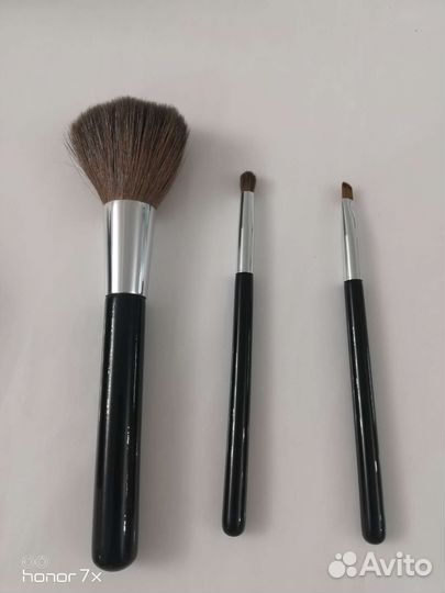 Кисти Yves rocher