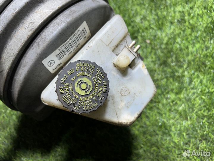 Вакуумный усилитель тормозов Mercedes Benz E-Class