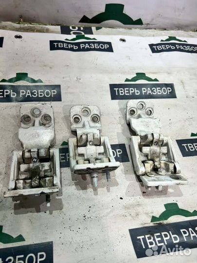 Петля двери - задняя Ford Transit MK8 2.2