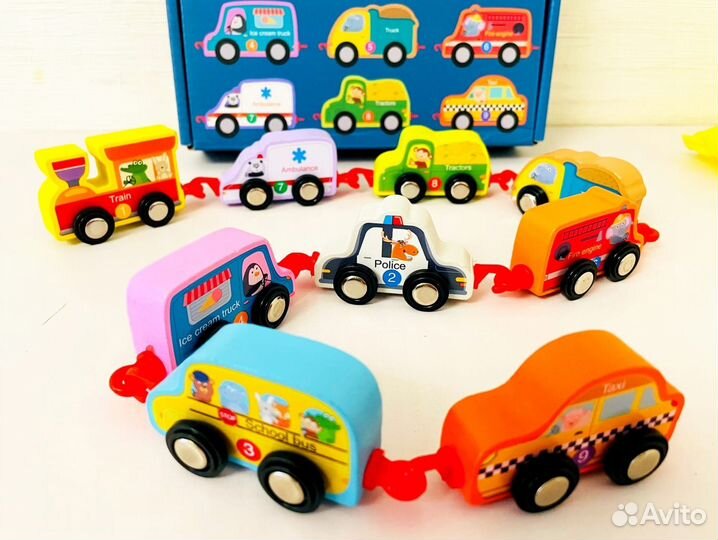 Деревянный паровозик с машинками