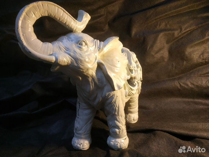 Статуэтка слона
