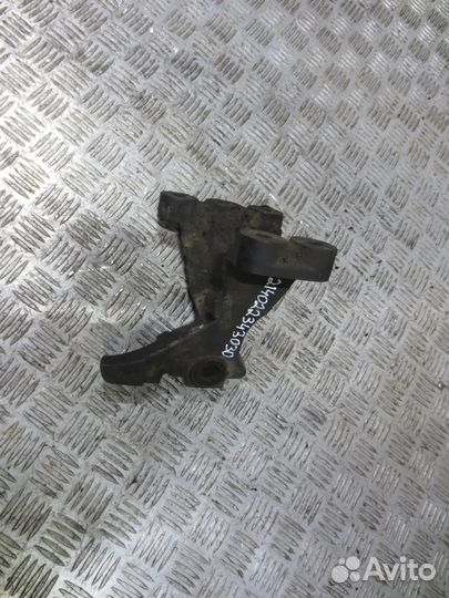 Кронштейн двс передний правый DAF 1686551