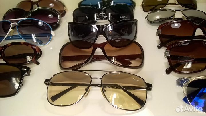 Солнцезащитные очки Новые Много