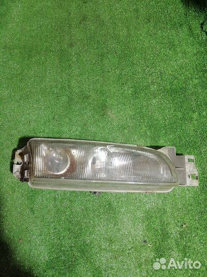 Фара правая Mazda 626