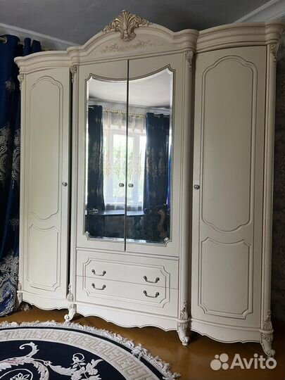 Продам спальный гарнитур(в идеальном состоянии)