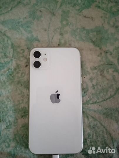 Телефон iPhone 11