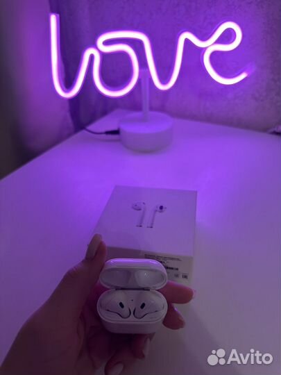 Airpods первое поколение