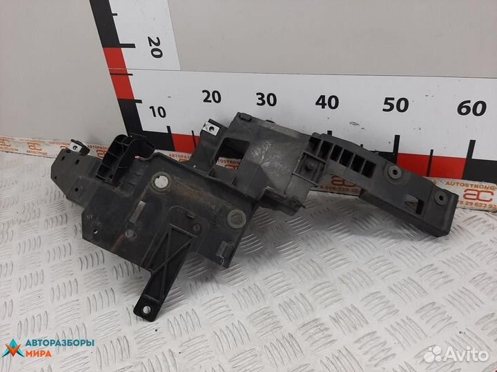 Кронштейн (крепление) Nissan Murano Z50 2005