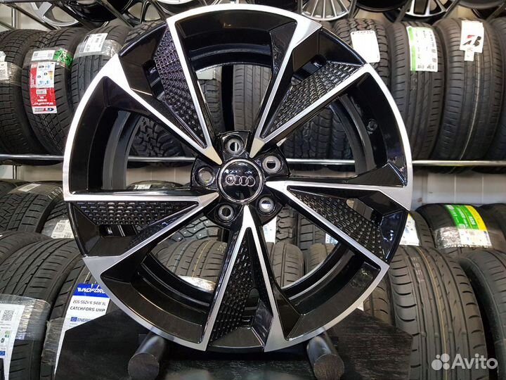 Диски на Audi R18 Black Front Polished