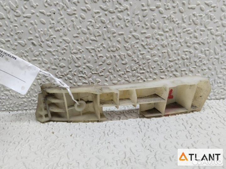 Крепеж бампера передняя левая nissan cube