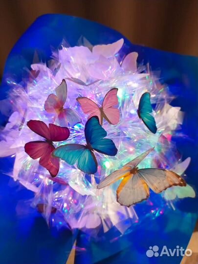 Светящийся букет из бабочек