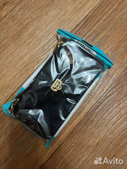 Чехол на iPhone 13 pro