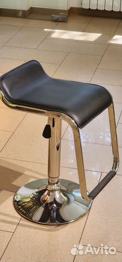 Стул высокий барный чёрный с лифтом