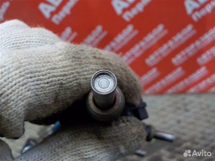 Форсунка топливная Opel Astra-H седан Z18XER 2008