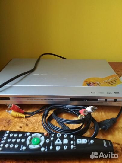 DVD player BBK DV110SI (Караоке)