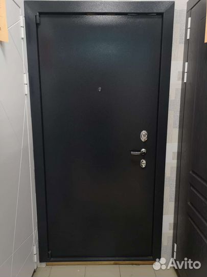 Дверь входная металлическая