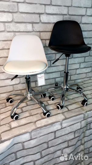 Маникюрный стул