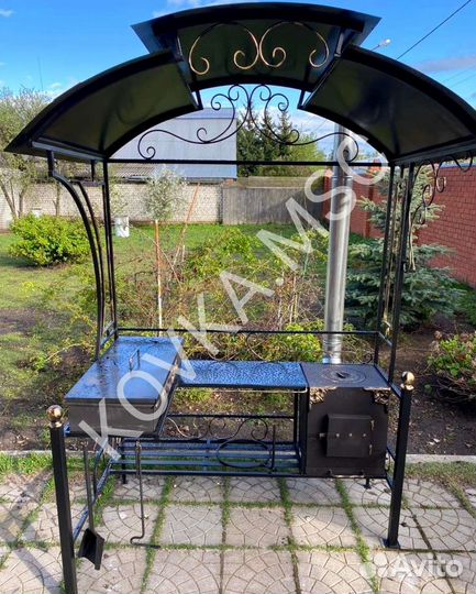 Мангал с крышей