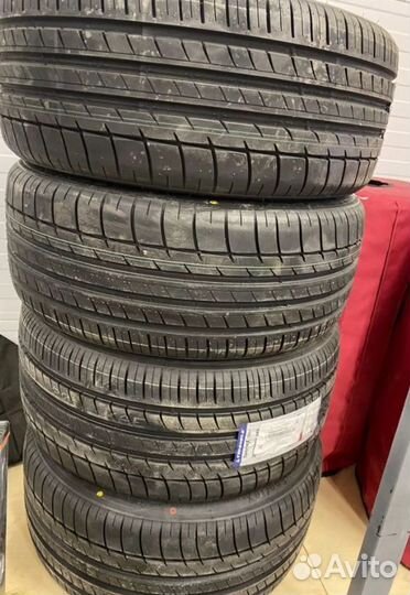 Triangle Sports TH201 235/45 R17