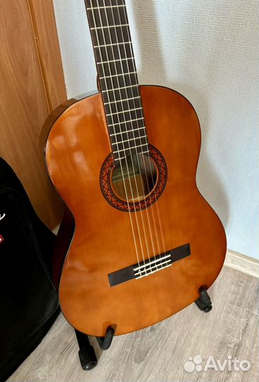 Гитара yamaha c40 оригинал как новая с чехлом