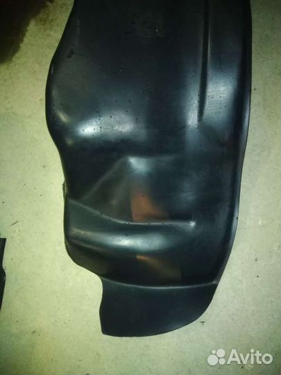 Пара передних подкрылок ленд крузер 100
