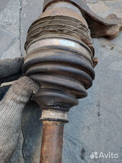 Привод правый Kia Magentis 1 2.5 МКПП