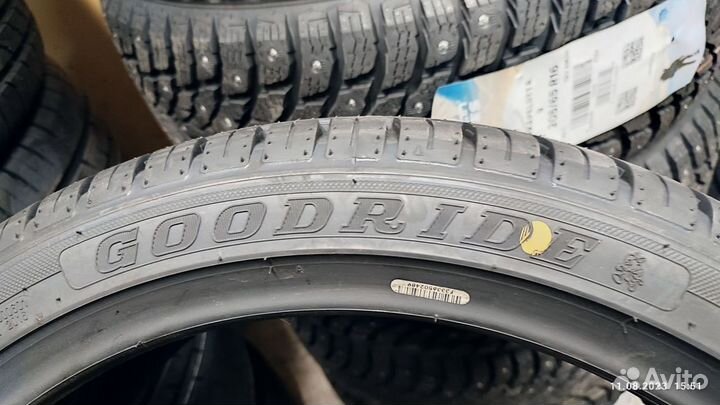 Goodride SA 37 245/40 R19 98Y