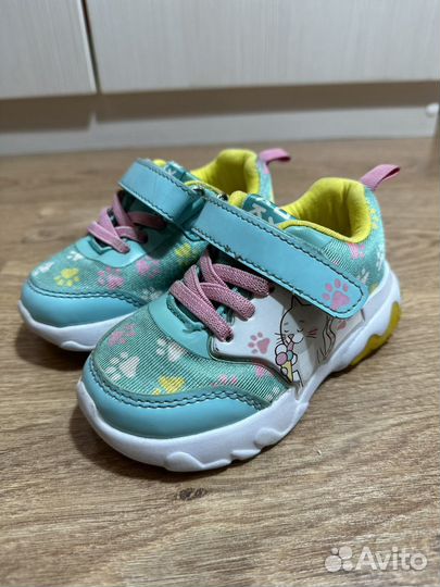 Кроссовки для девочки 23 размер