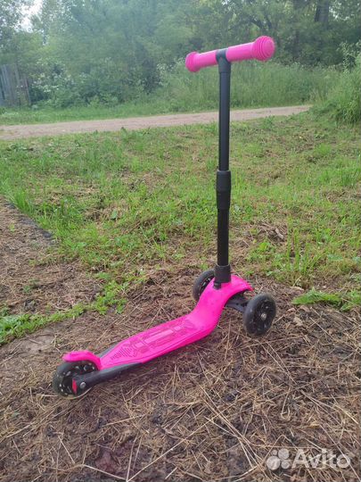 Самокат детский со светящимися колесами