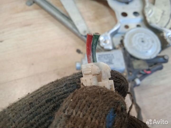 Стеклоподъемник электрический передний правый