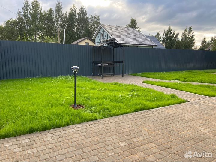 Укладка тротуарной плитки, брусчатки. Газон