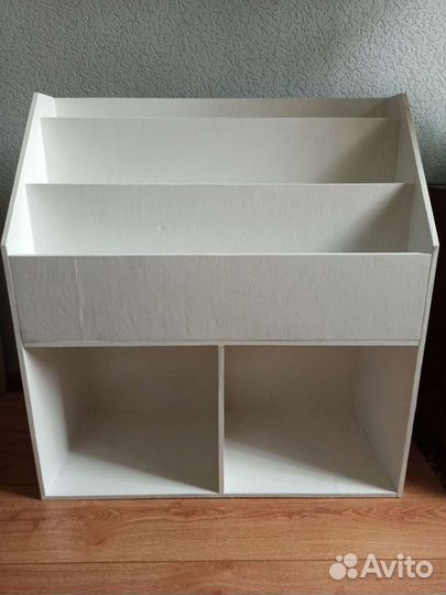 Стеллаж для книг Монтессори