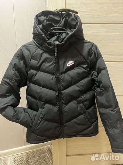 Куртка женская nike оригинал 42