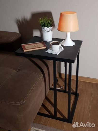 Придиванный столик лофт