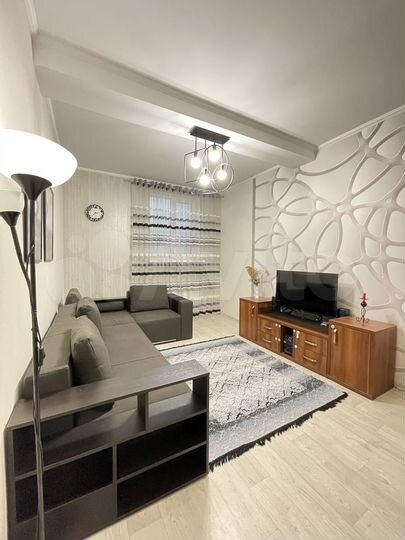2-к. квартира, 72 м², 1/9 эт.
