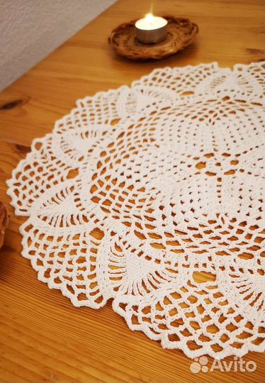 Салфетка вязаная крючком, 35 см