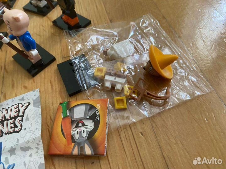 Lego коллекция Looney Tunes